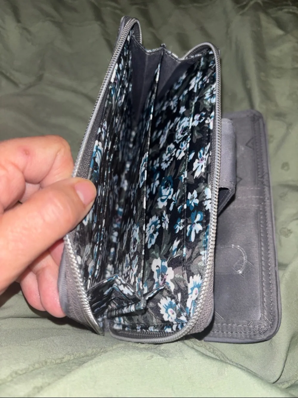 Quilted gray Vera Bradley Women's Zip-Around Wallet with front closure - Picture 3 of 6